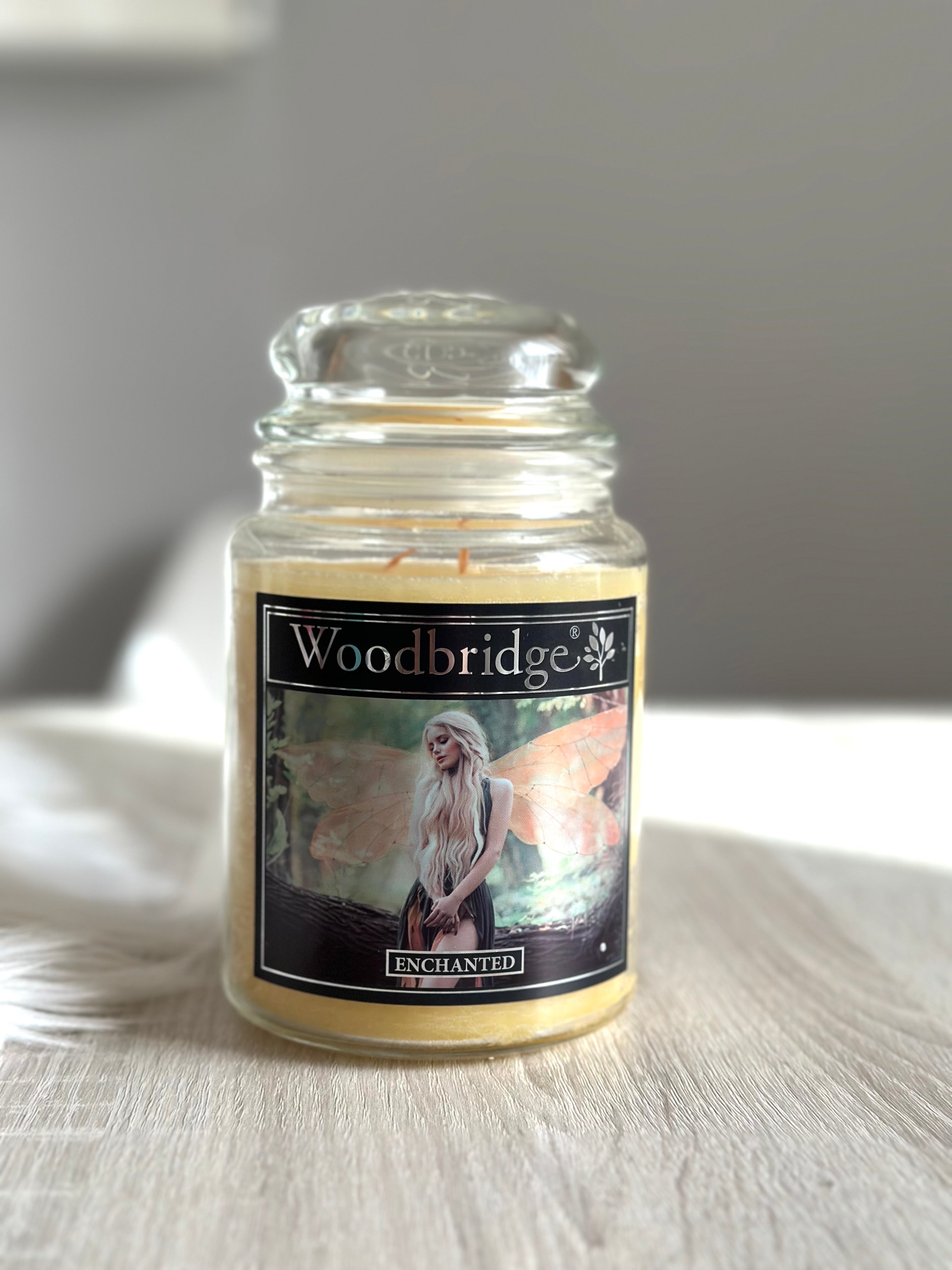 Duftkerze Enchanted - Woodbridge